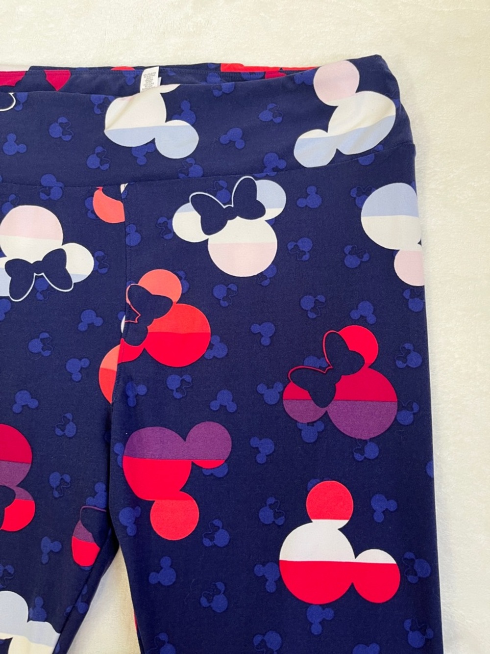 LuLaRoe Women's Disney Tall & Curvy Leggings Mickey Mouse - Picture 4 of 8